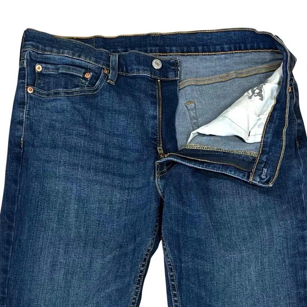 Levis tag size